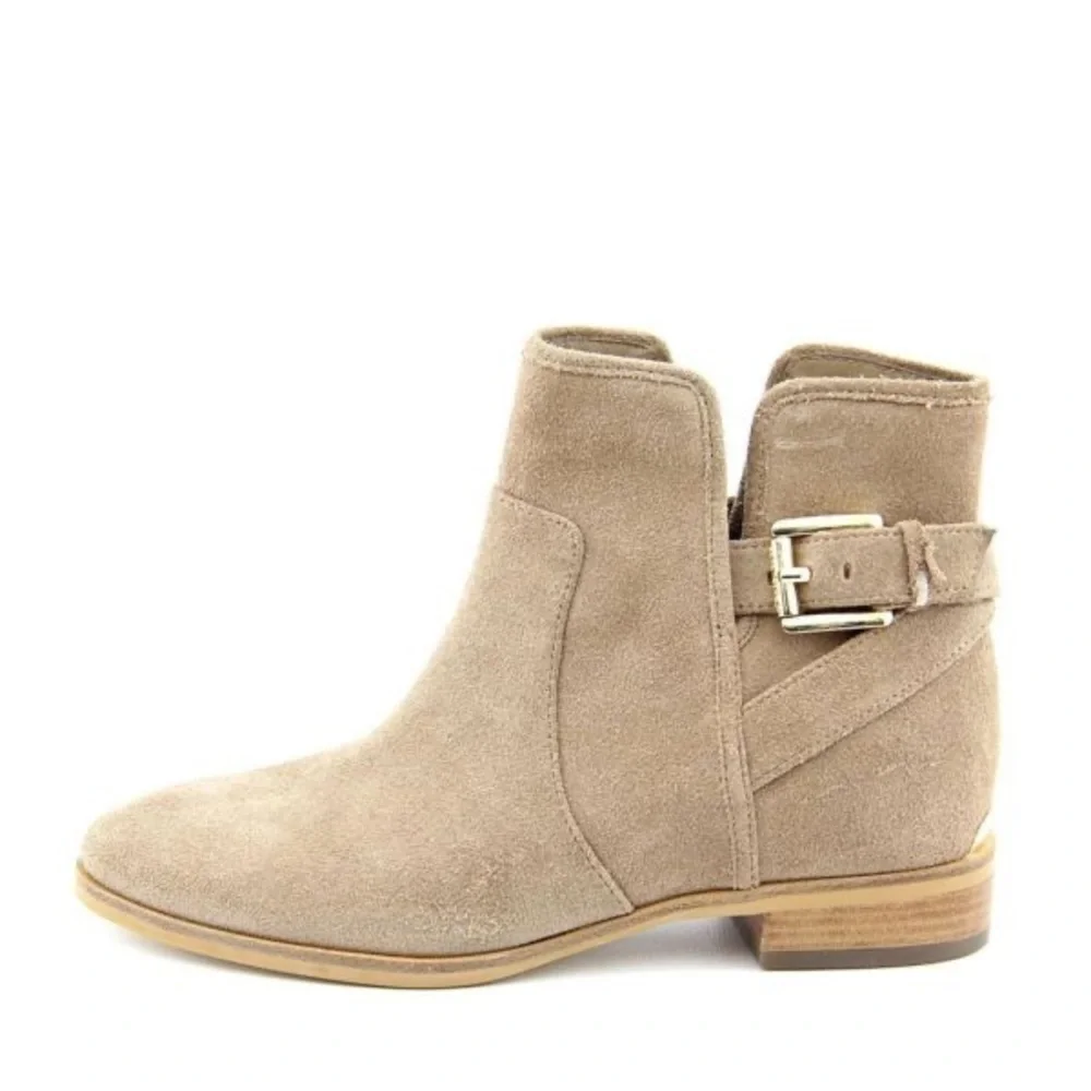 ⭐️PRICE⬇️  
Michael Kors - Khaki Salem Bootie - 7M - Picture 10 of 10